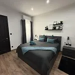 Urban Design 3 Bedroom Main Bedroom Проживание в семье Zurrieq