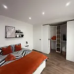 Urban Design 3 Bedroom Main Bedroom *