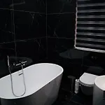 Проживание в семье Urban Design 3 Bedroom Main Bedroom
