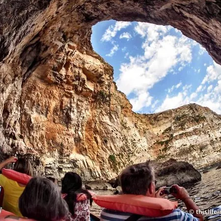 Urban Design 3 Bedroom Main Bedroom * Zurrieq