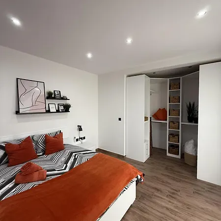 Urban Design 3 Bedroom Main Bedroom *