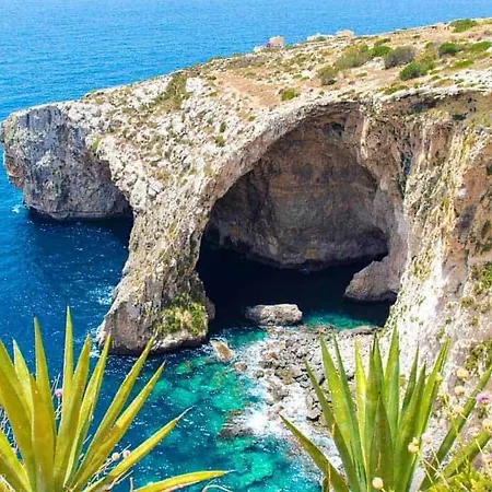 Urban Design 3 Bedroom Main Bedroom *