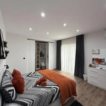 Urban Design 3 Bedroom Main Bedroom *