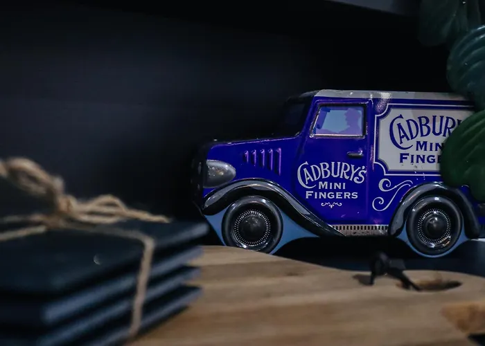 Privatunterkunft Urban Design 3 Bedroom Main Bedroom *