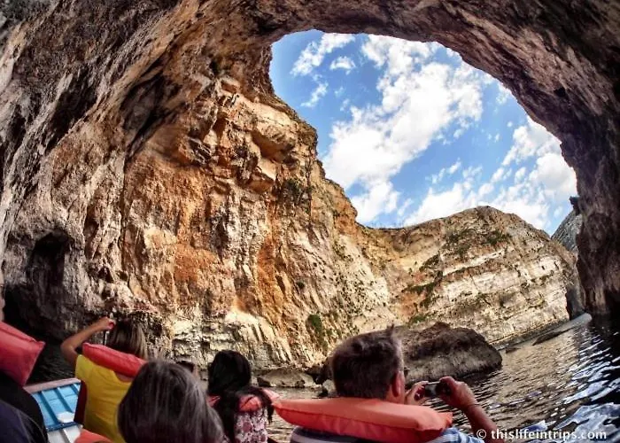 Urban Design 3 Bedroom Main Bedroom * Zurrieq