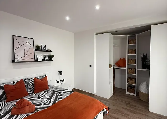 Urban Design 3 Bedroom Main Bedroom *